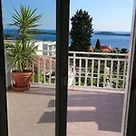 Mare 2 * Hvar Town