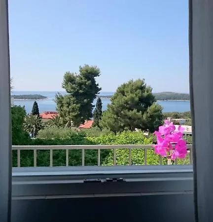Mare 2 Hvar Town