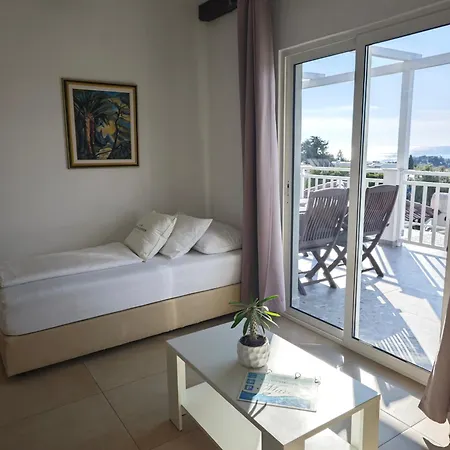 Mare 2 Apartament